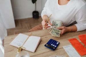 A Guide to Staying Financial Afloat During Tough Times