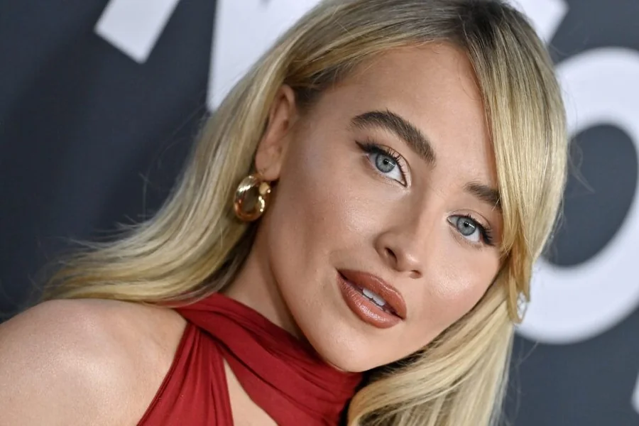 How Sabrina Carpenter Age Influences Her Career and Style Sabrina Carpenter Age