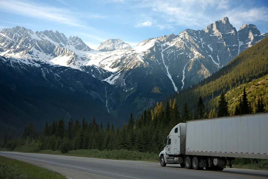 10 Best Sources For Truck Driver News Every Trucker Should Follow pexels 500photos com 15338 93398